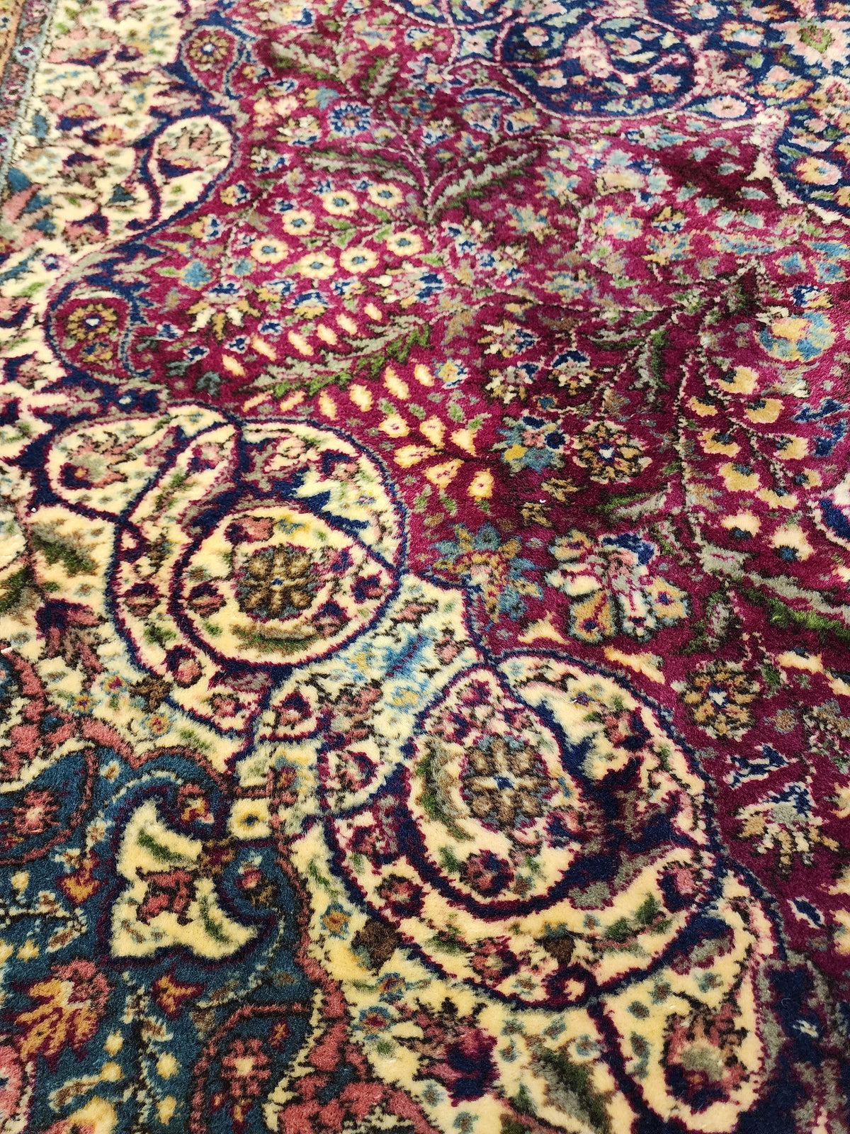 Vintage Ladik medallion rug in red, blue and beige, 6'10" x 10'2", photo 6