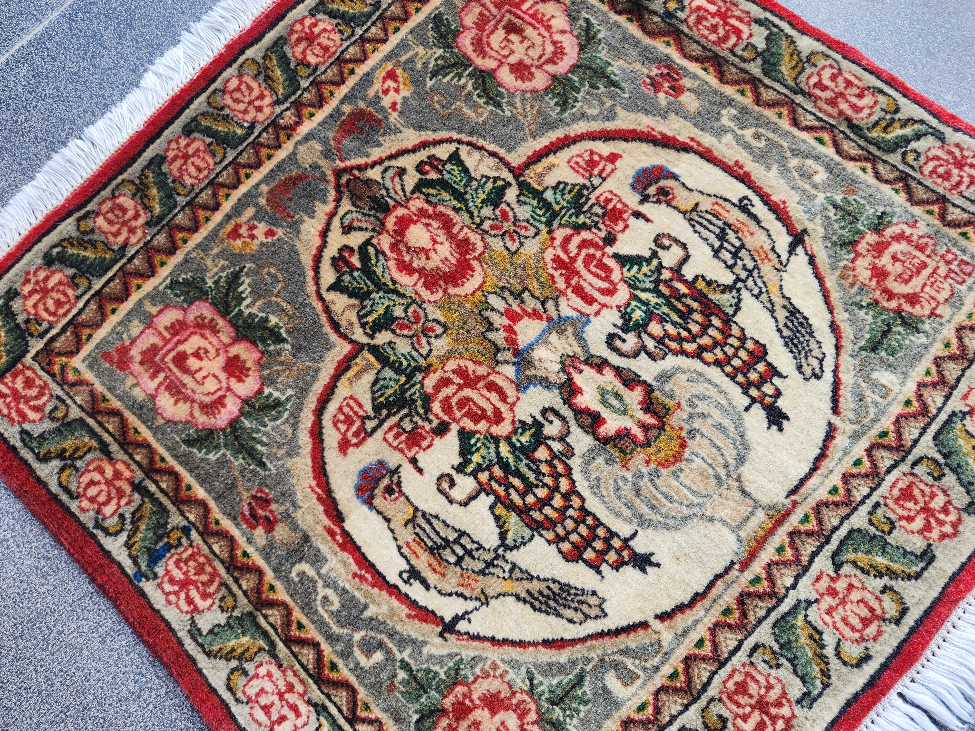 Hyale — Vintage Small Oriental Rug, Pictorial Birds and Flowers Rug