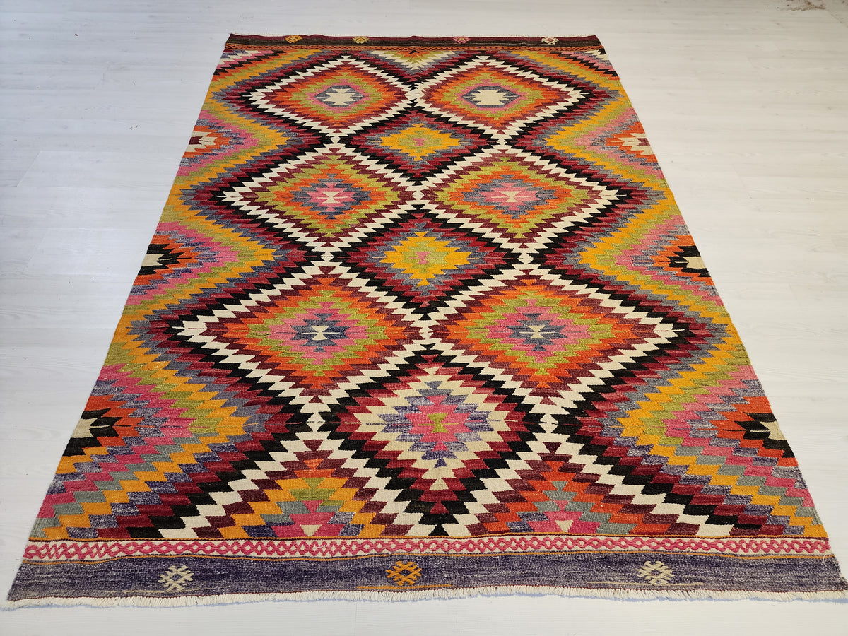 Skamandra — Handwoven Turkish Denizli Kilim Rug, Pure Wool Flatweave, Vegetable Dyed Geometric Diamond Pattern