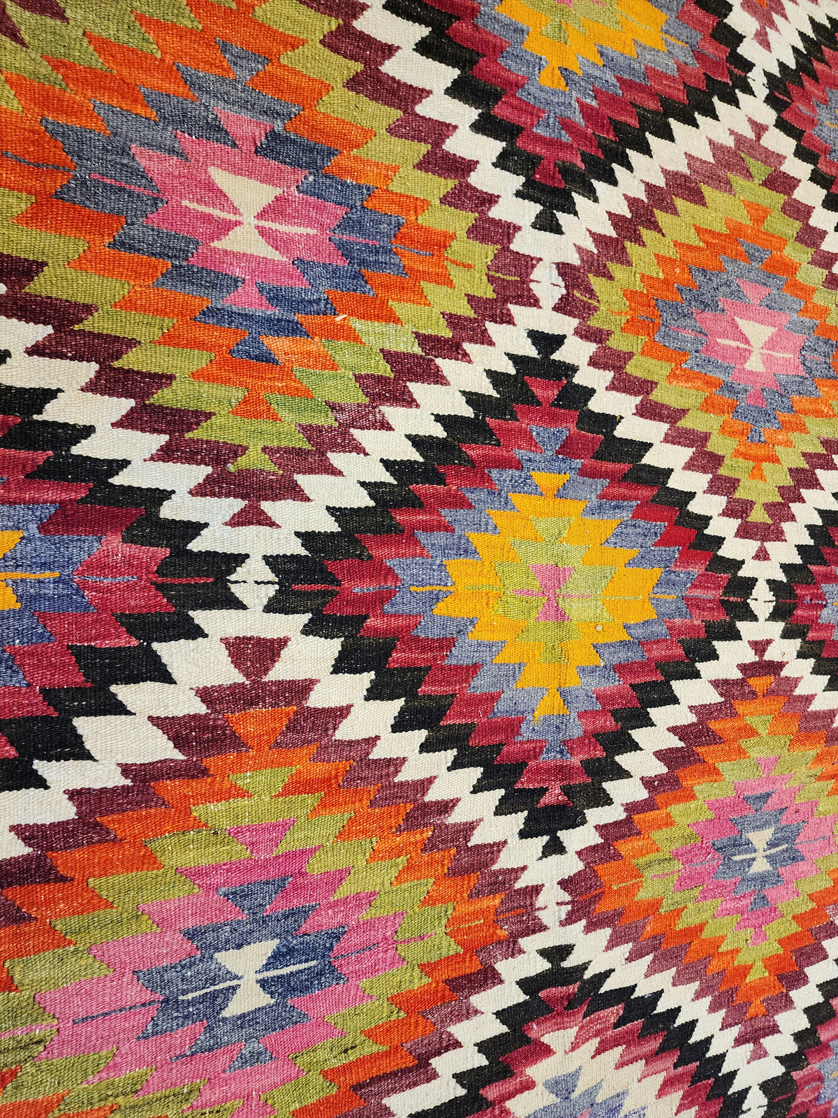 Skamandra — Handwoven Turkish Denizli Kilim Rug, Pure Wool Flatweave, Vegetable Dyed Geometric Diamond Pattern