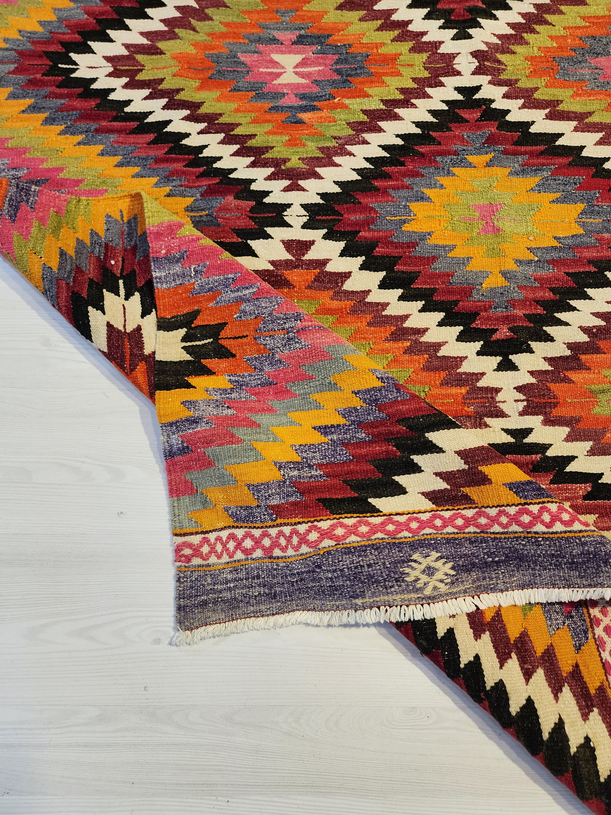 Skamandra — Handwoven Turkish Denizli Kilim Rug, Pure Wool Flatweave, Vegetable Dyed Geometric Diamond Pattern