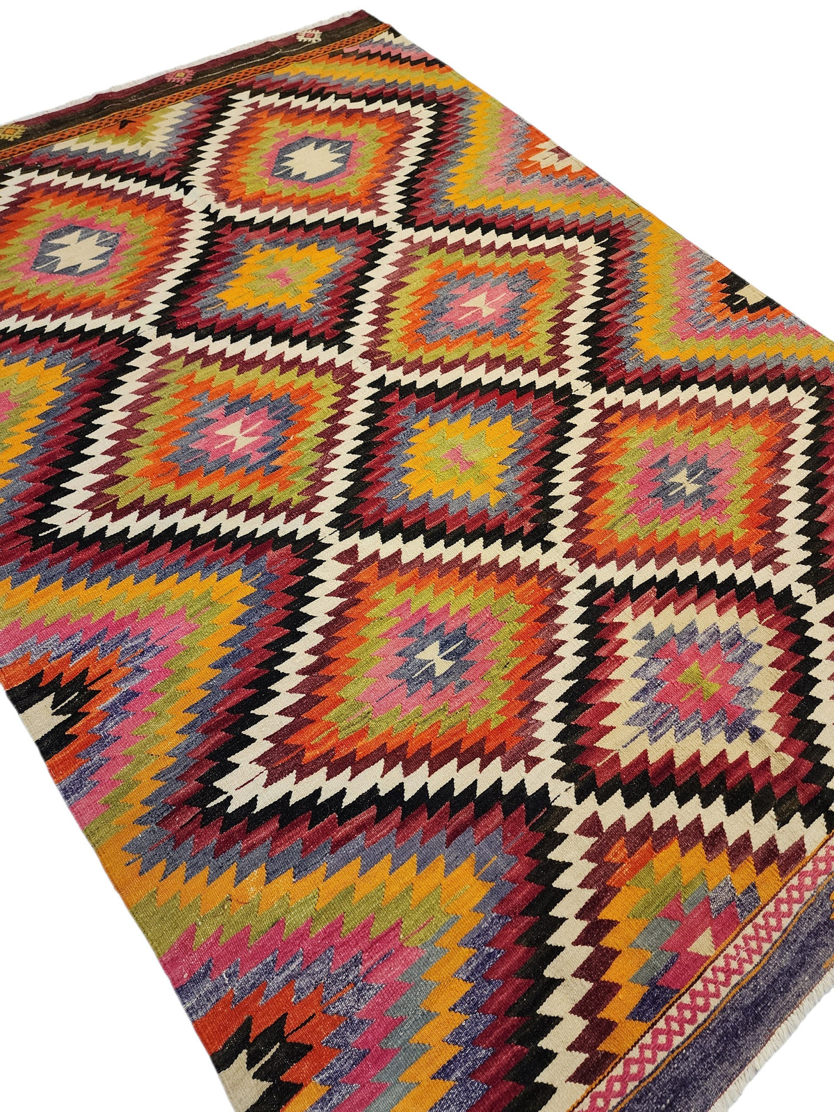 Skamandra — Handwoven Turkish Denizli Kilim Rug, Pure Wool Flatweave, Vegetable Dyed Geometric Diamond Pattern