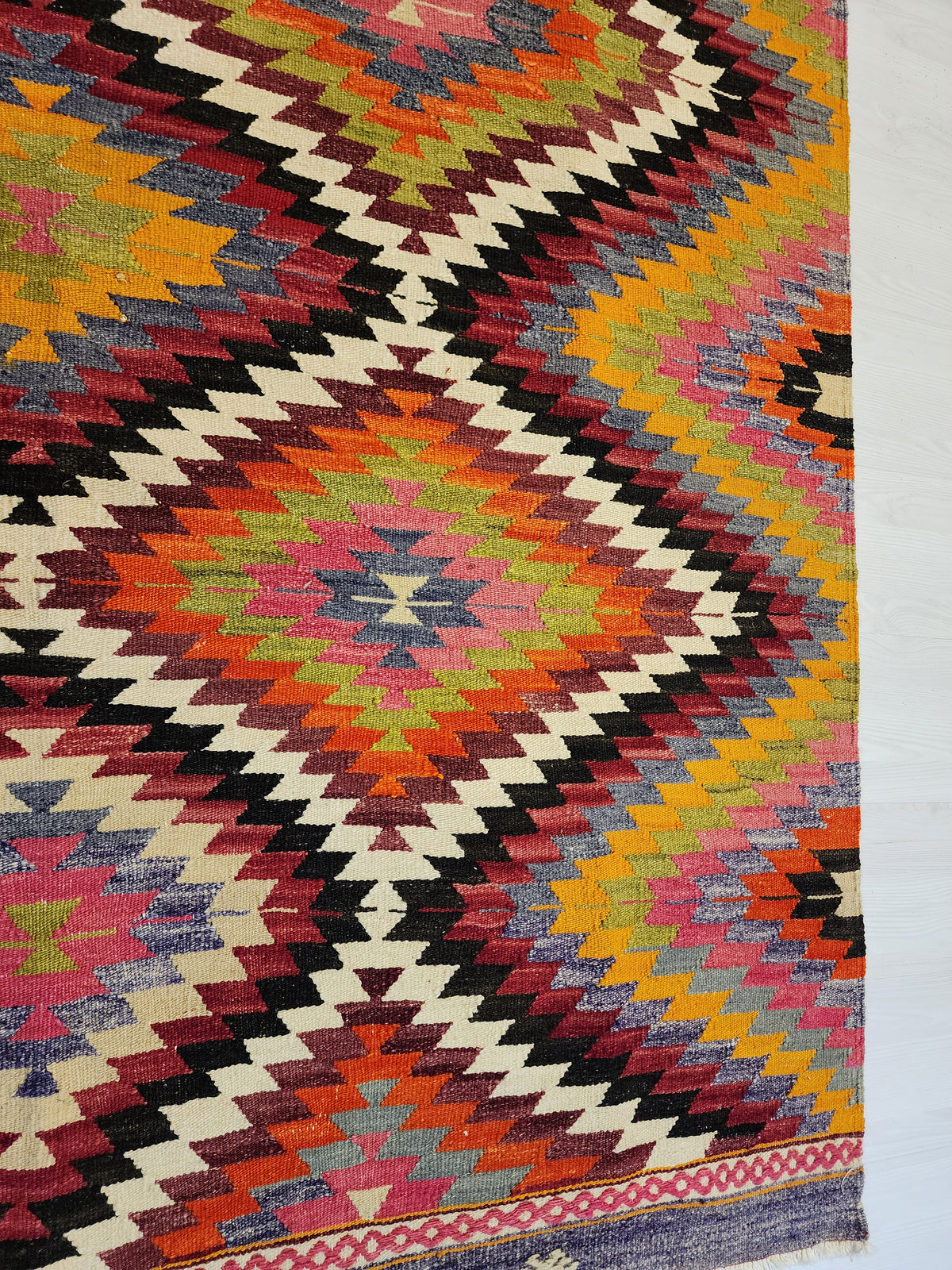 Skamandra — Handwoven Turkish Denizli Kilim Rug, Pure Wool Flatweave, Vegetable Dyed Geometric Diamond Pattern