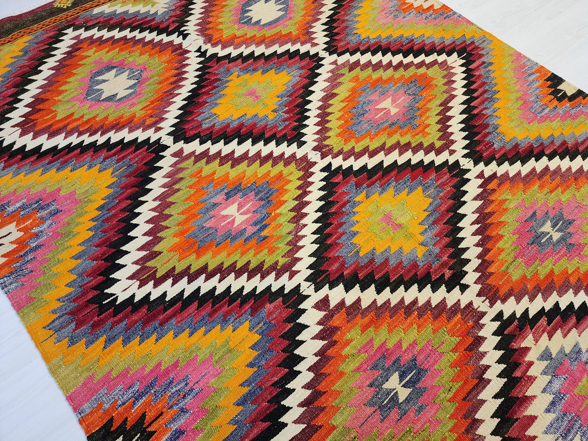 Skamandra — Handwoven Turkish Denizli Kilim Rug, Pure Wool Flatweave, Vegetable Dyed Geometric Diamond Pattern