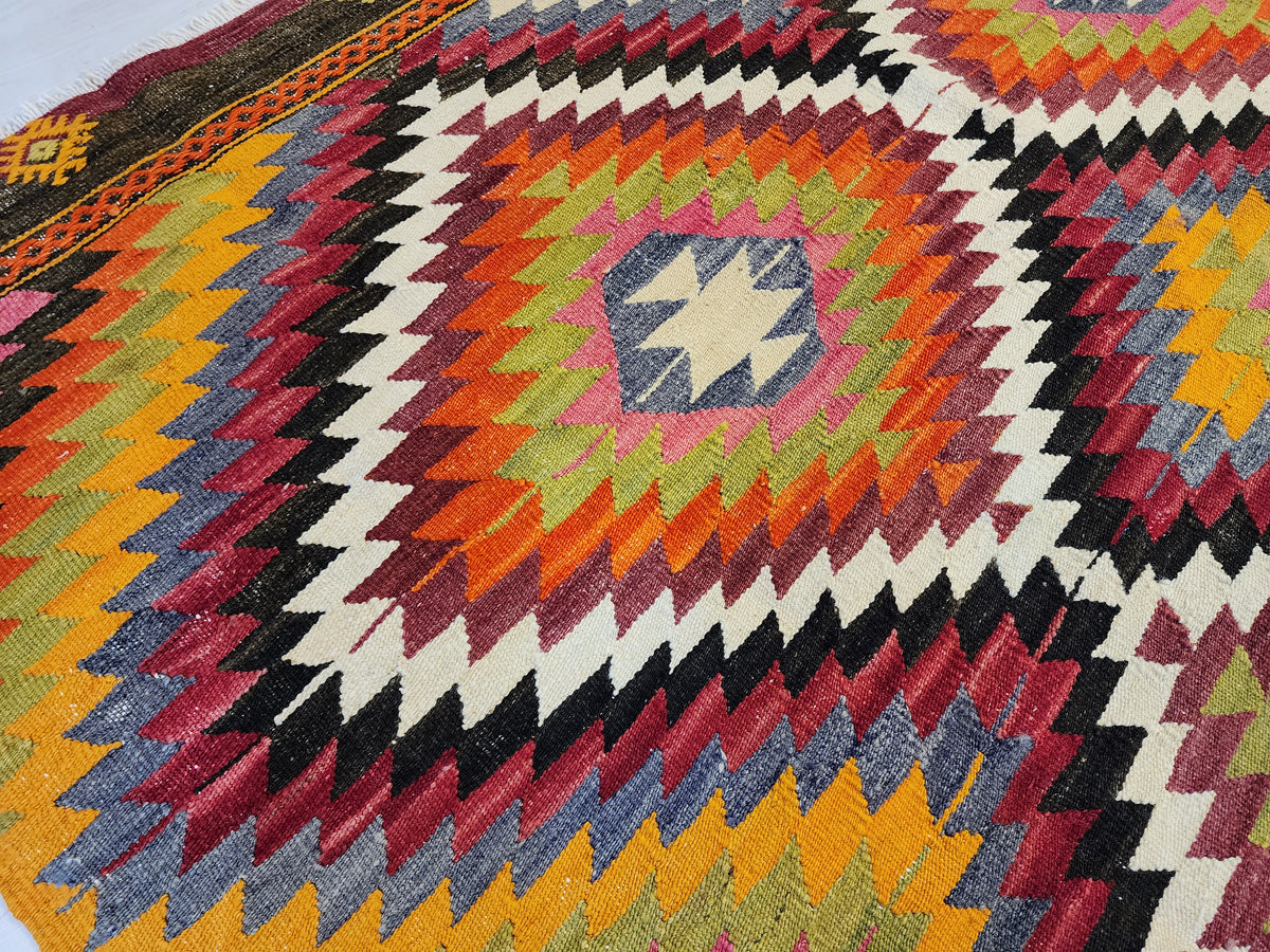 Skamandra — Handwoven Turkish Denizli Kilim Rug, Pure Wool Flatweave, Vegetable Dyed Geometric Diamond Pattern