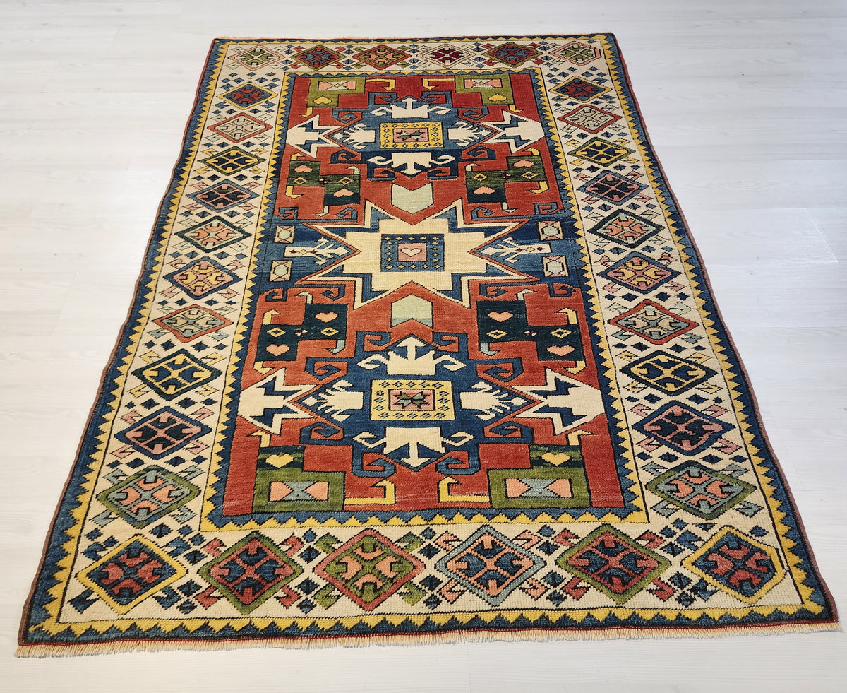 Meva — Handmade Izmir Turkish Wool Rug – Natural Dyes, Tribal Geometric Design (137x191cm)