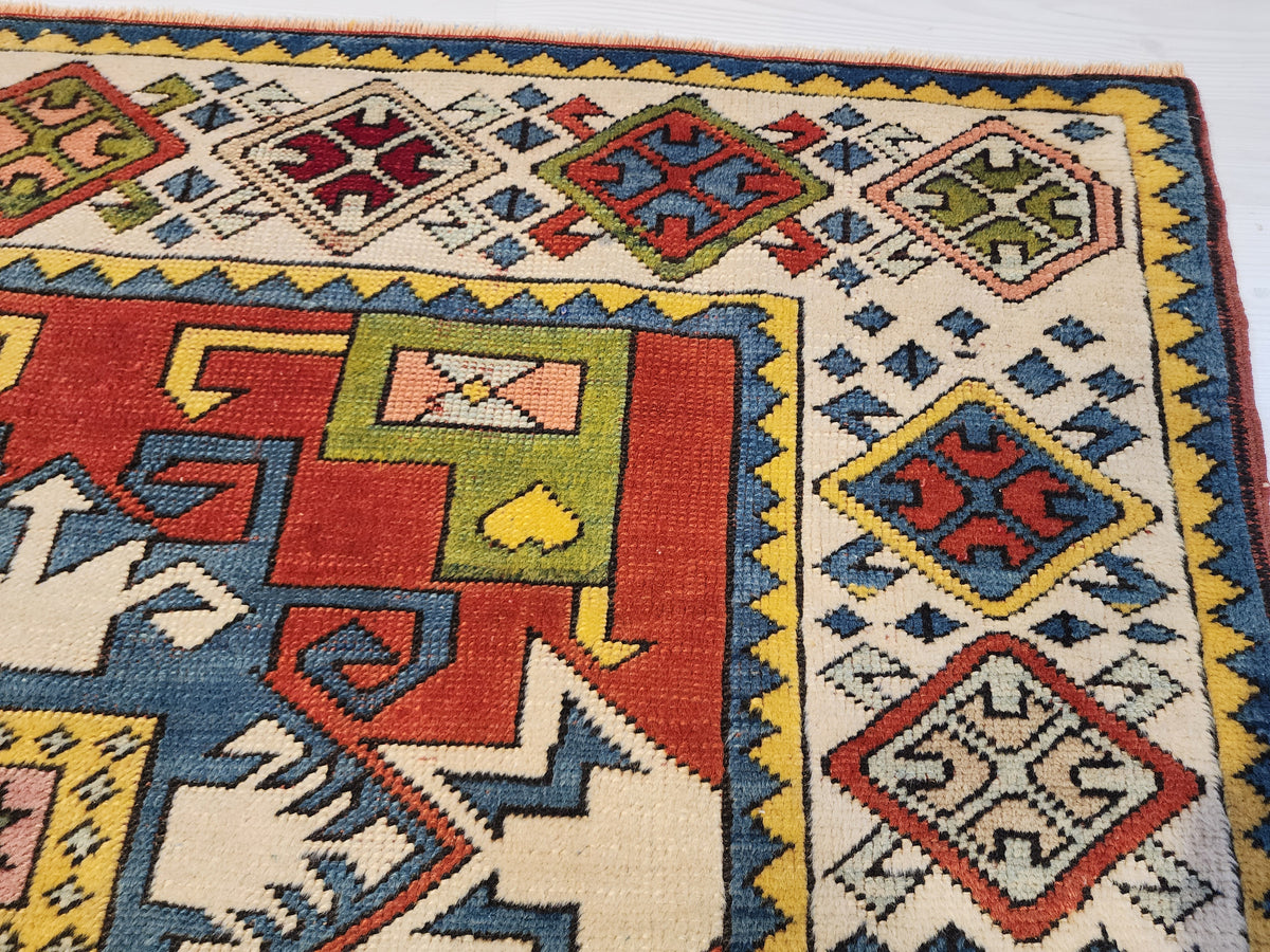 Meva — Handmade Izmir Turkish Wool Rug – Natural Dyes, Tribal Geometric Design (137x191cm)