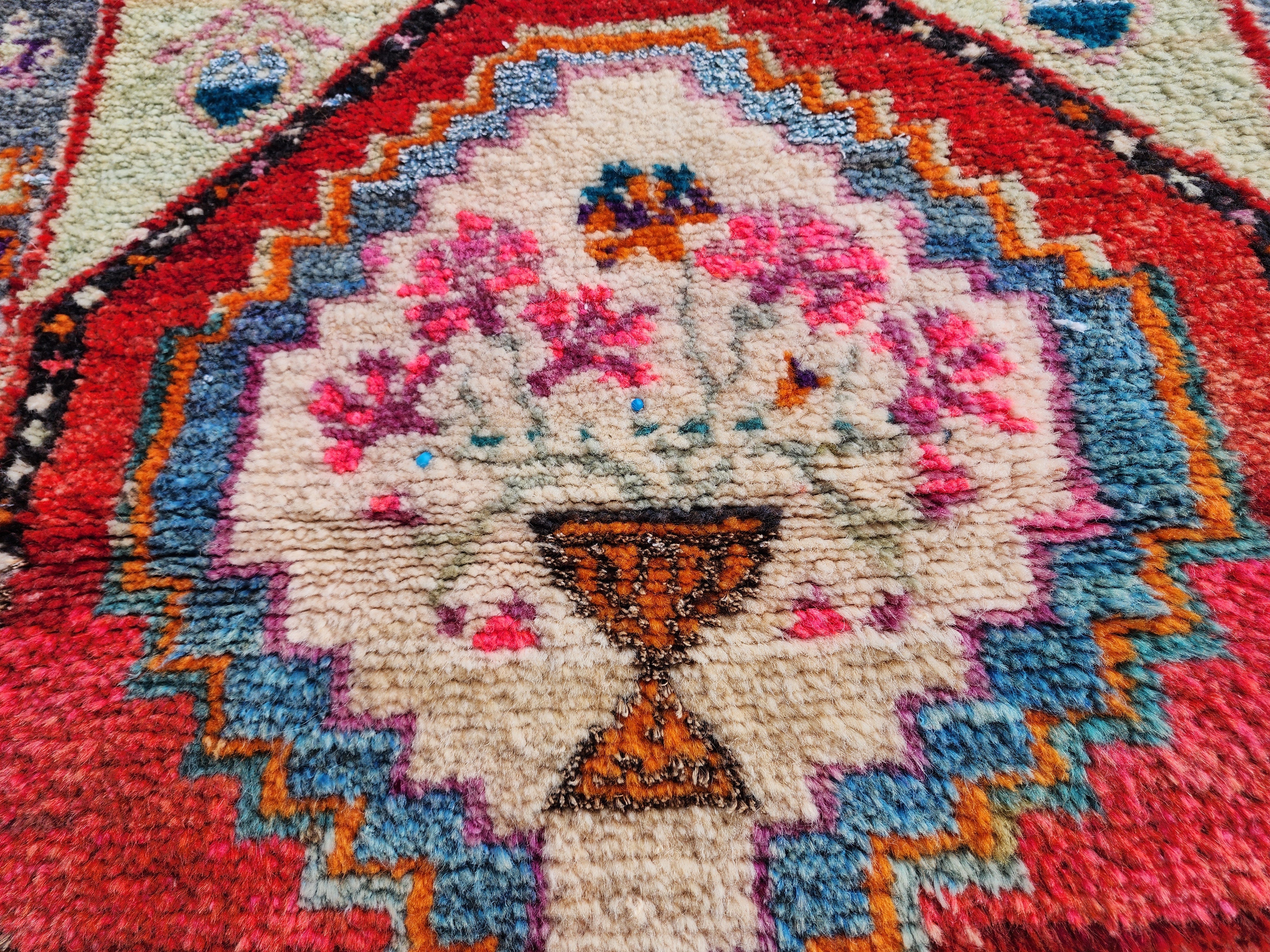 Nympha — Vintage West Anatolian Rug, Handwoven Yörük Tribal Rug, Small Floral Medallion Accent Rug, 100% Natural Organic Dye Wool Rug