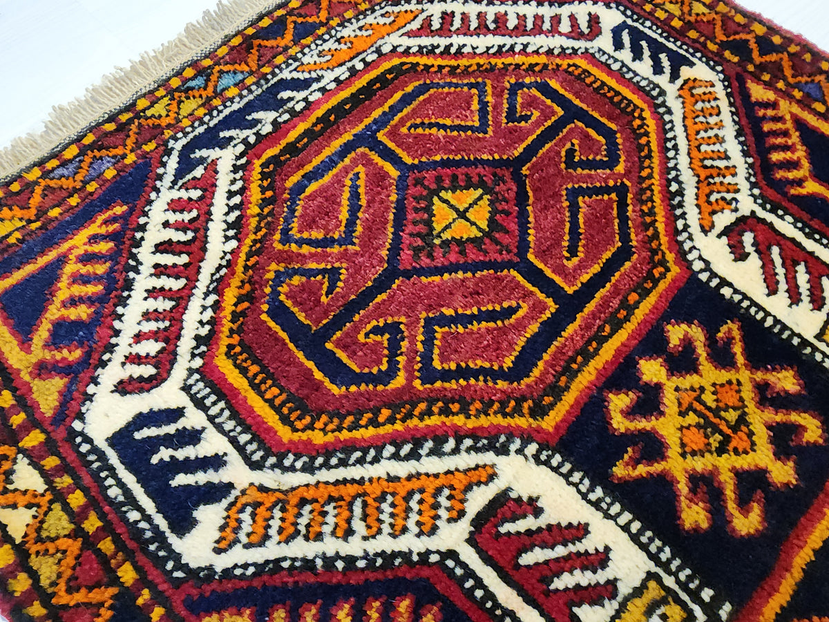 Vintage Yörük rug in red, blue and orange, 1'8" x 3'1", photo 8