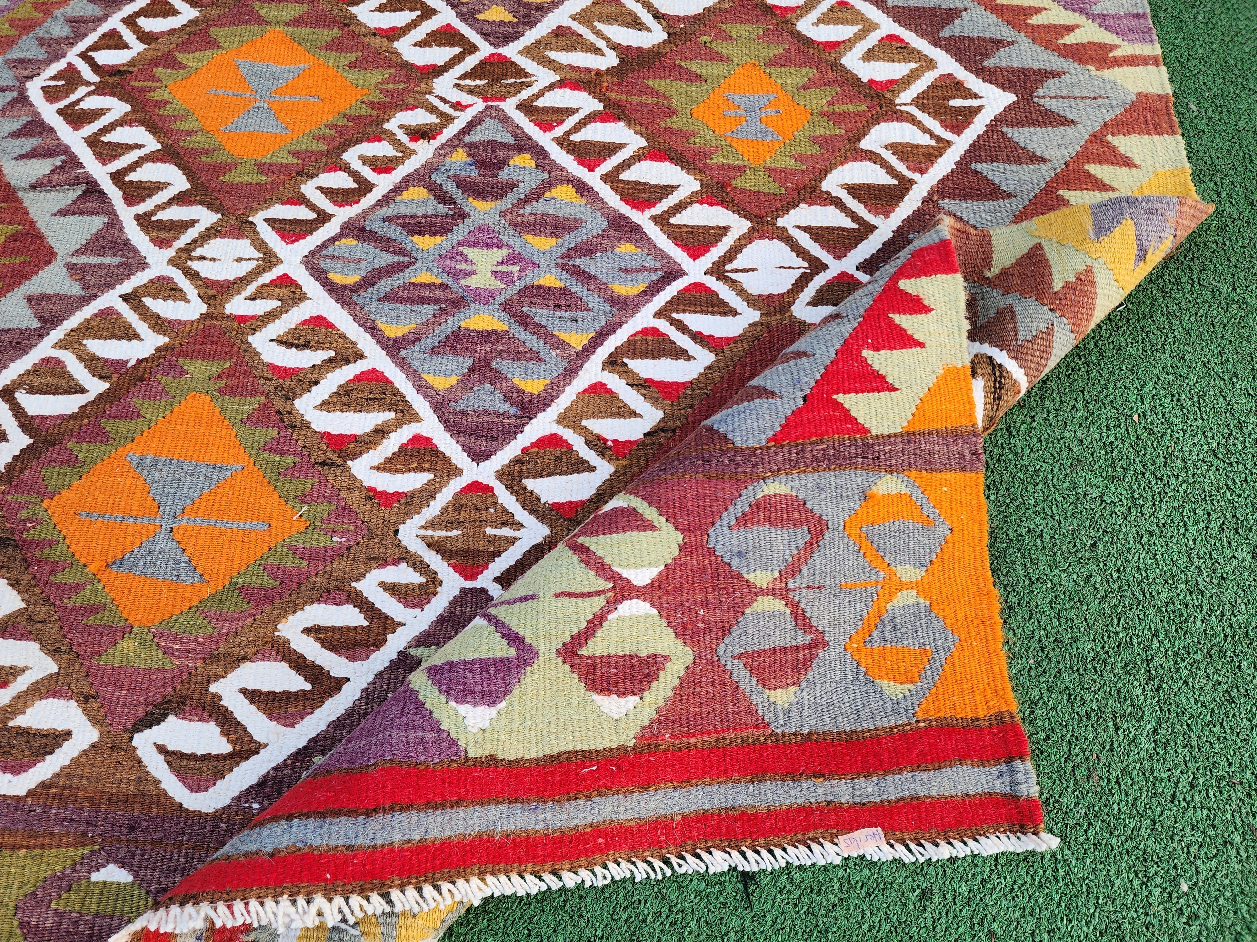 Tapis Kilim turc Antalya 4 pi 3 po x 3 pi 1 po Tapis Kilim tissé à plat fait main orange, marron beige et vert