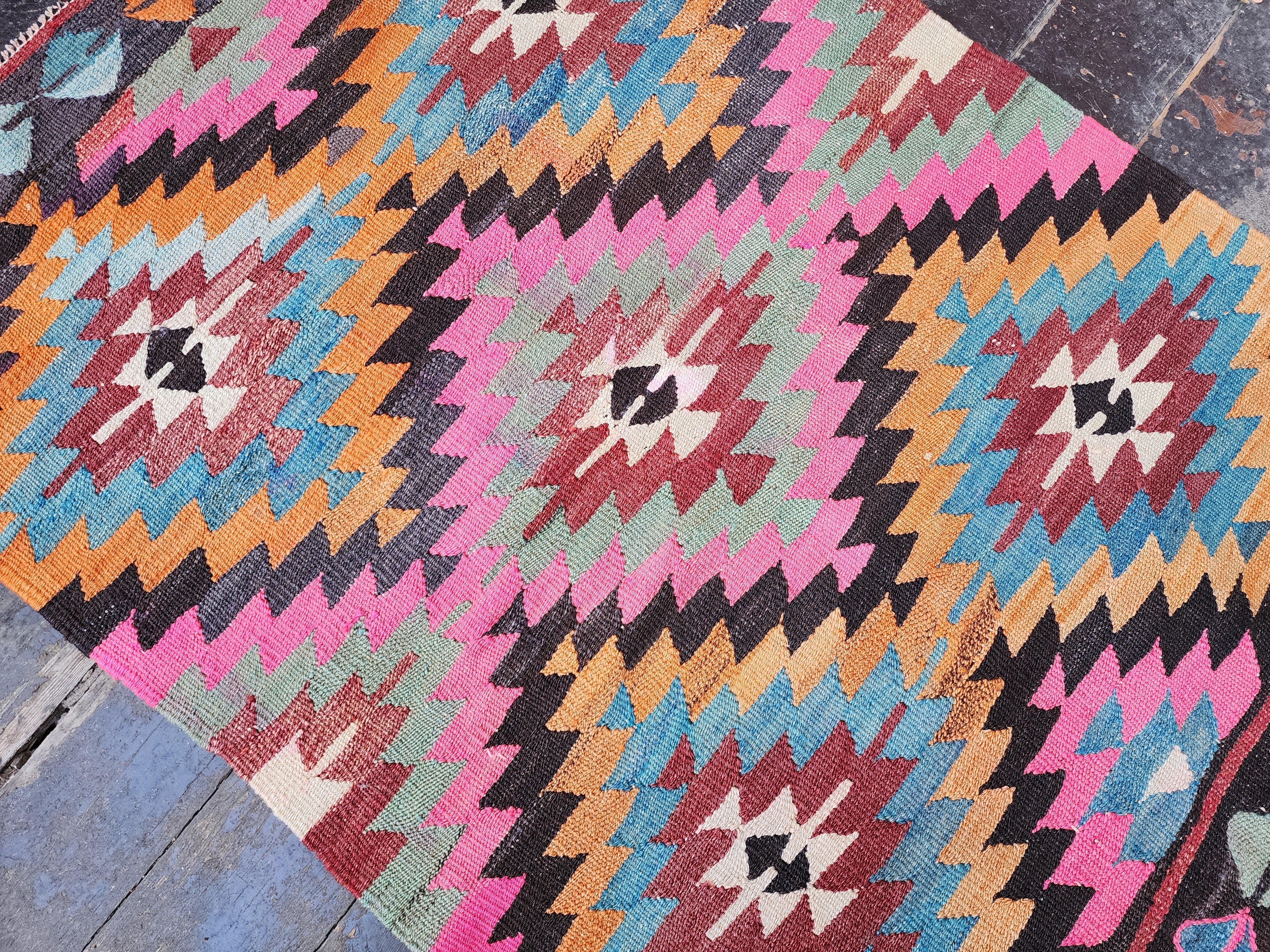 Tapis Kilim Denizli rose, 3'1''x4'8''
