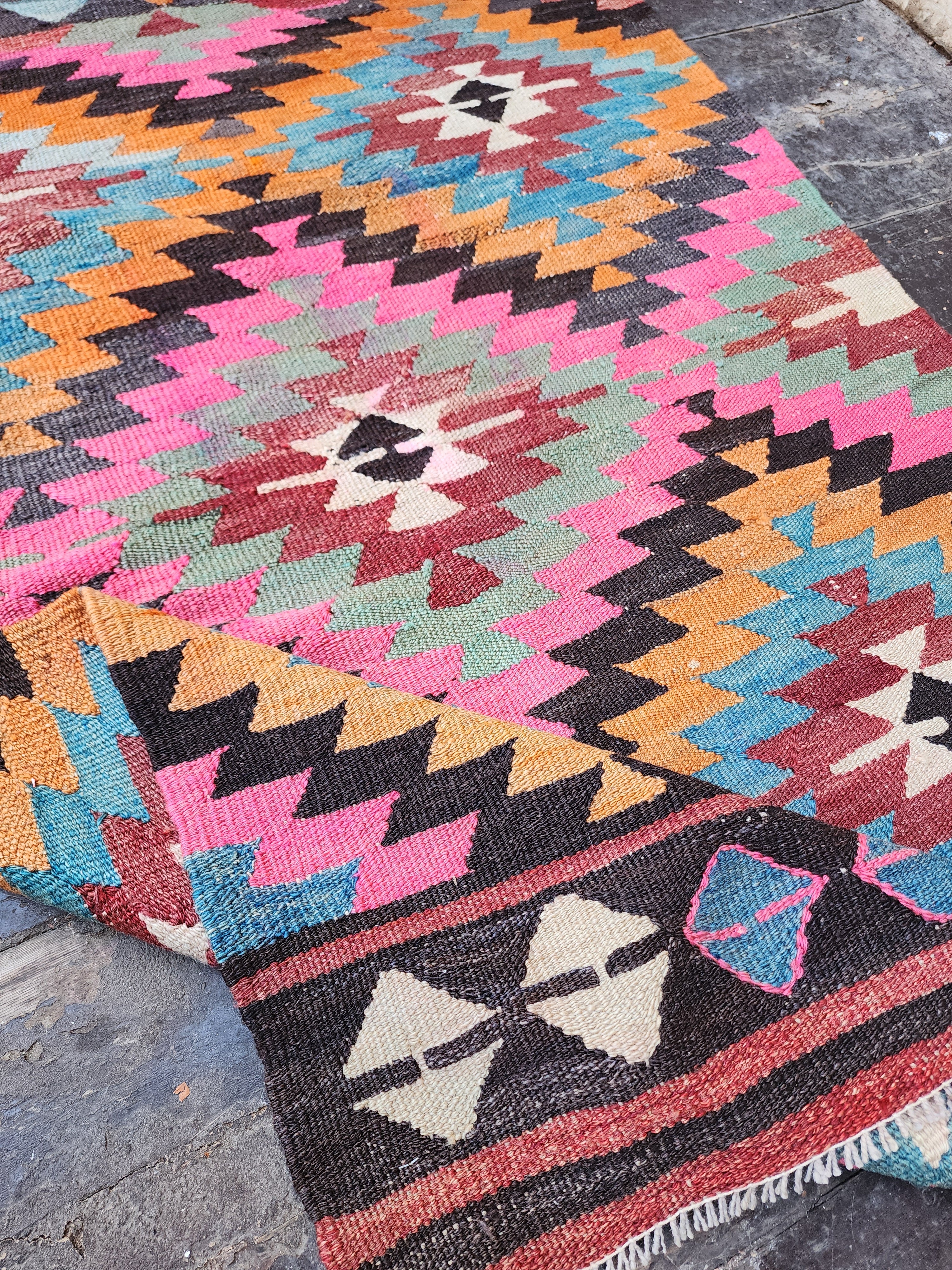 Tapis Kilim Denizli rose, 3'1''x4'8''