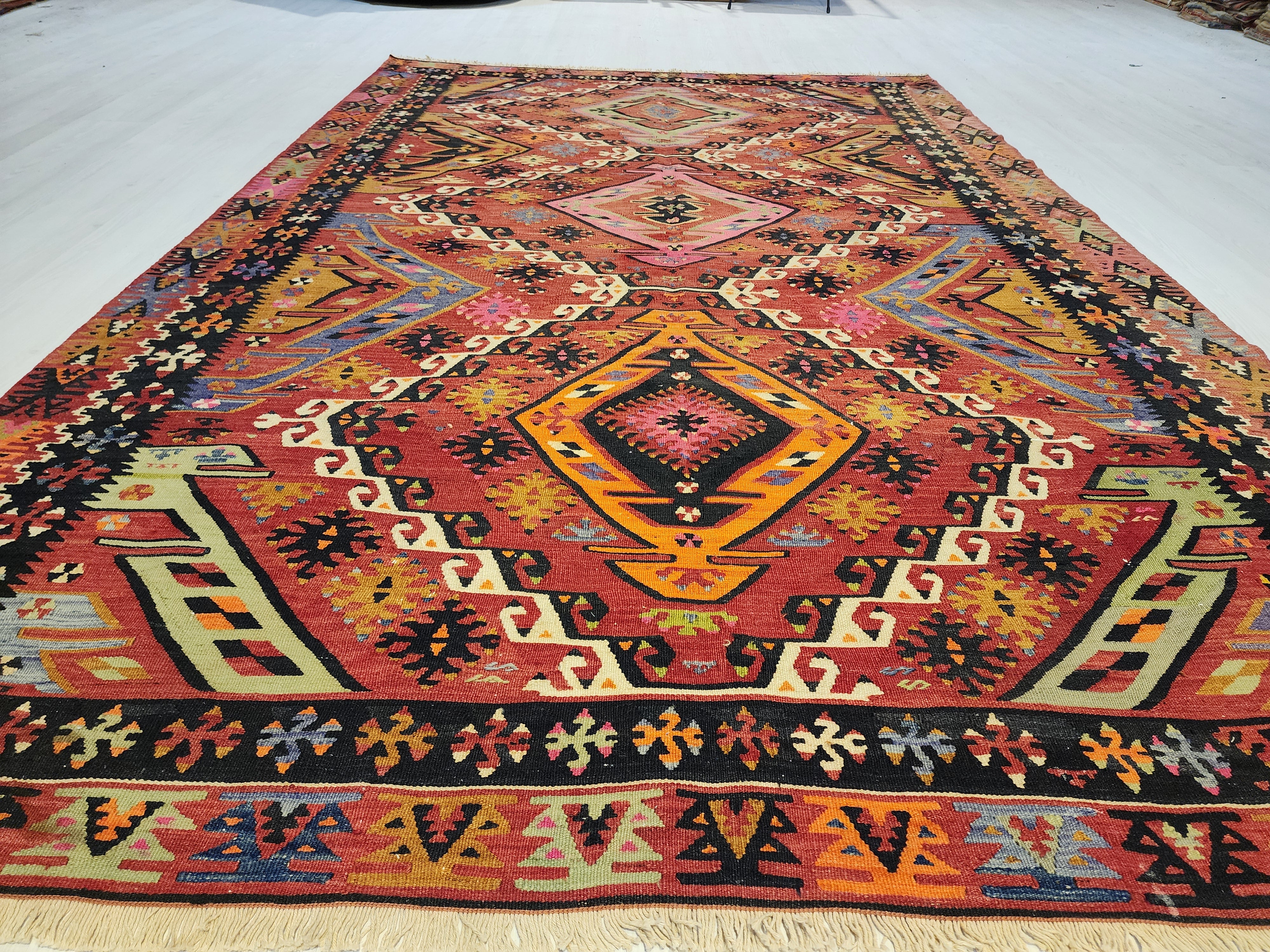 Handmade Turkish Kilim Rug: Vintage Wool Anatolian Boho Decor (9 ft x 5 ft 9 in)