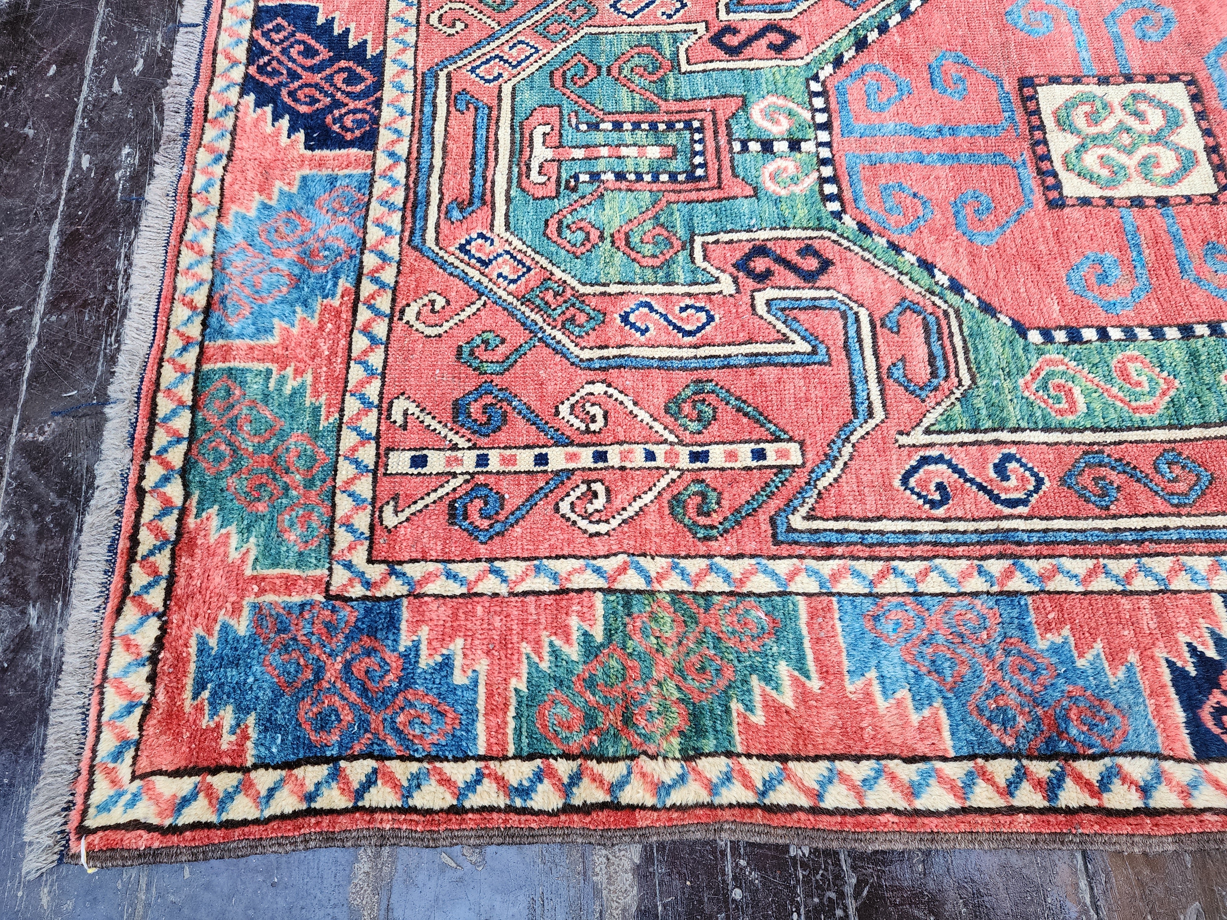 Vintage Anatolian Cal Rug 5'1''x3'4''  Medallion Design Turkish Rug