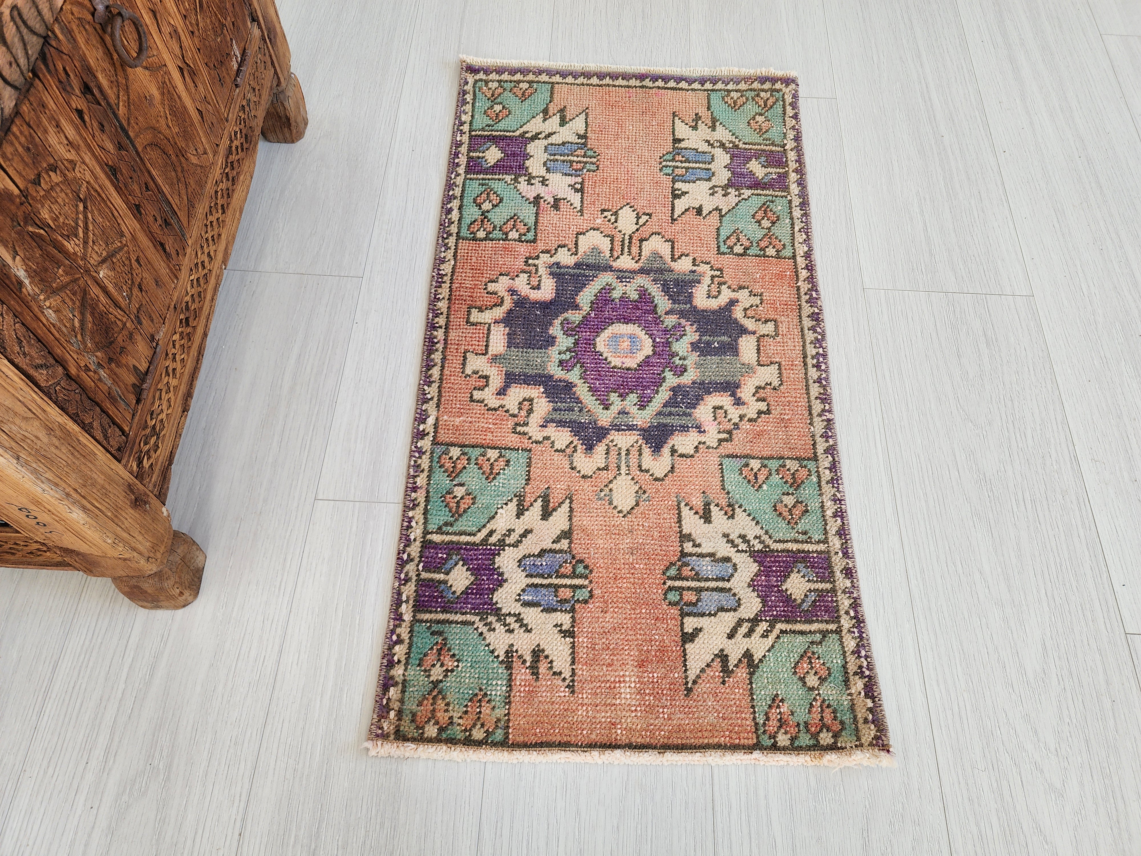 Petit tapis turc, 2 pi 9 po x 1 pi 5 po, paillasson vintage rose gris/vert, tapis d'entrée ou de chevet