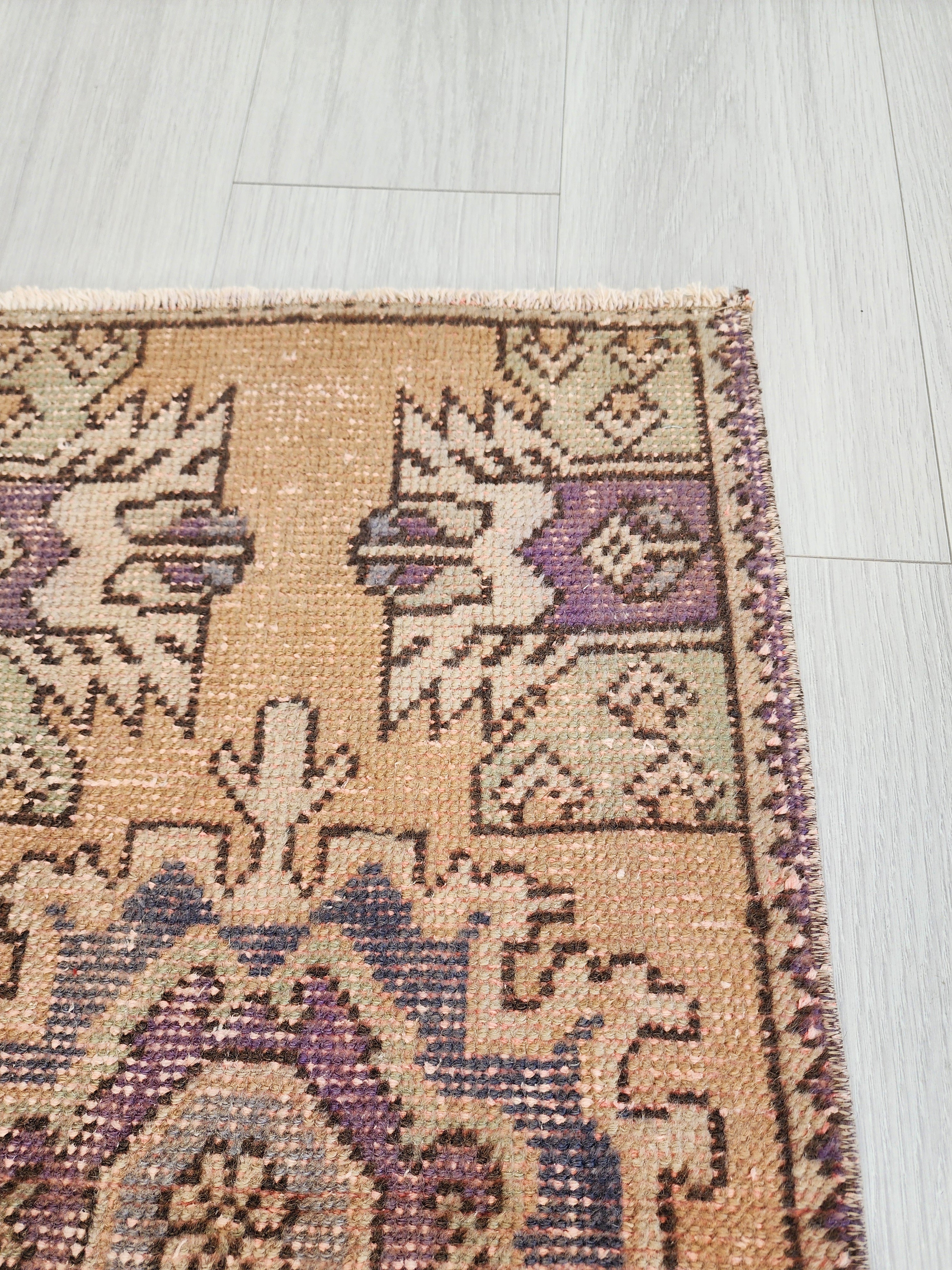 Petit tapis turc, 2 pi 9 po x 1 pi 5 po, tapis vintage délavé et vieilli