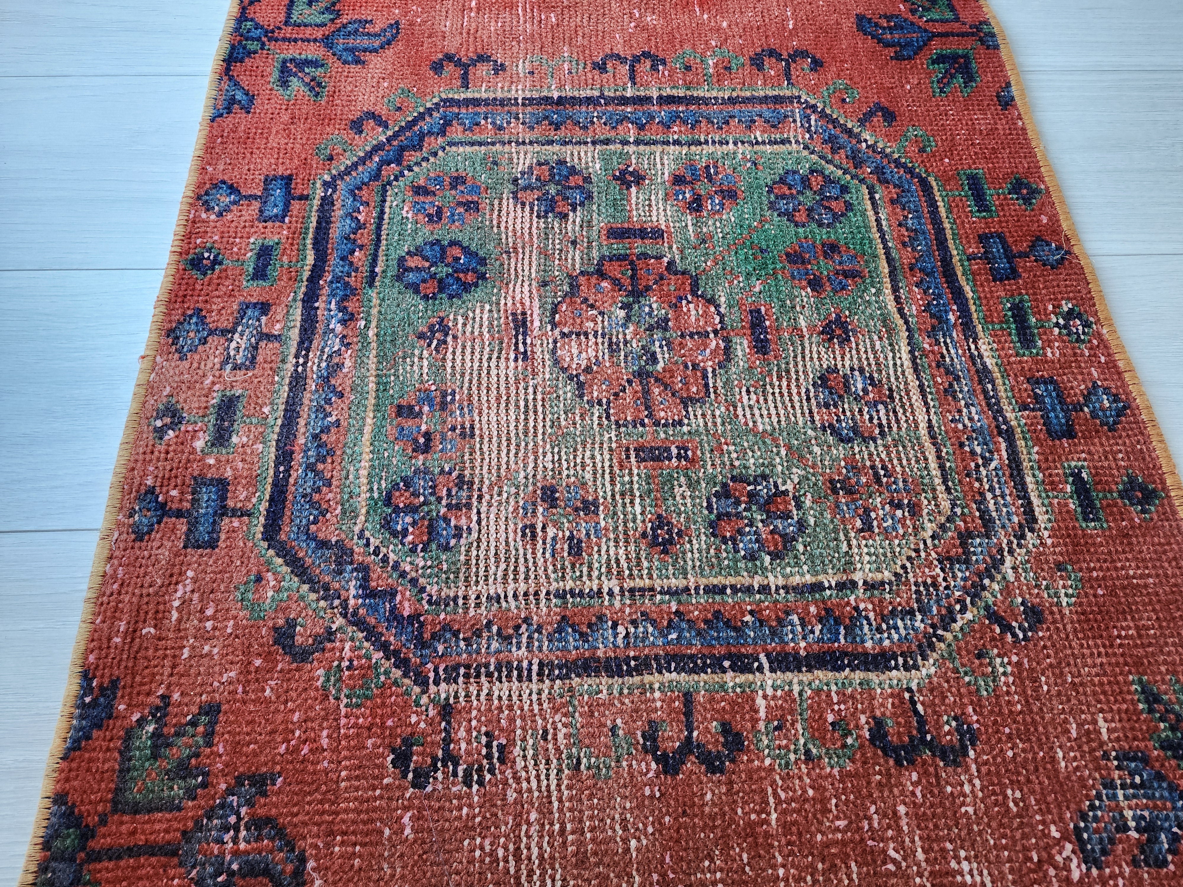 Petit tapis turc, 3 pi 5 po x 2 pi 1 po, paillasson vieilli vintage délavé orange abricot et vert sarcelle/gris