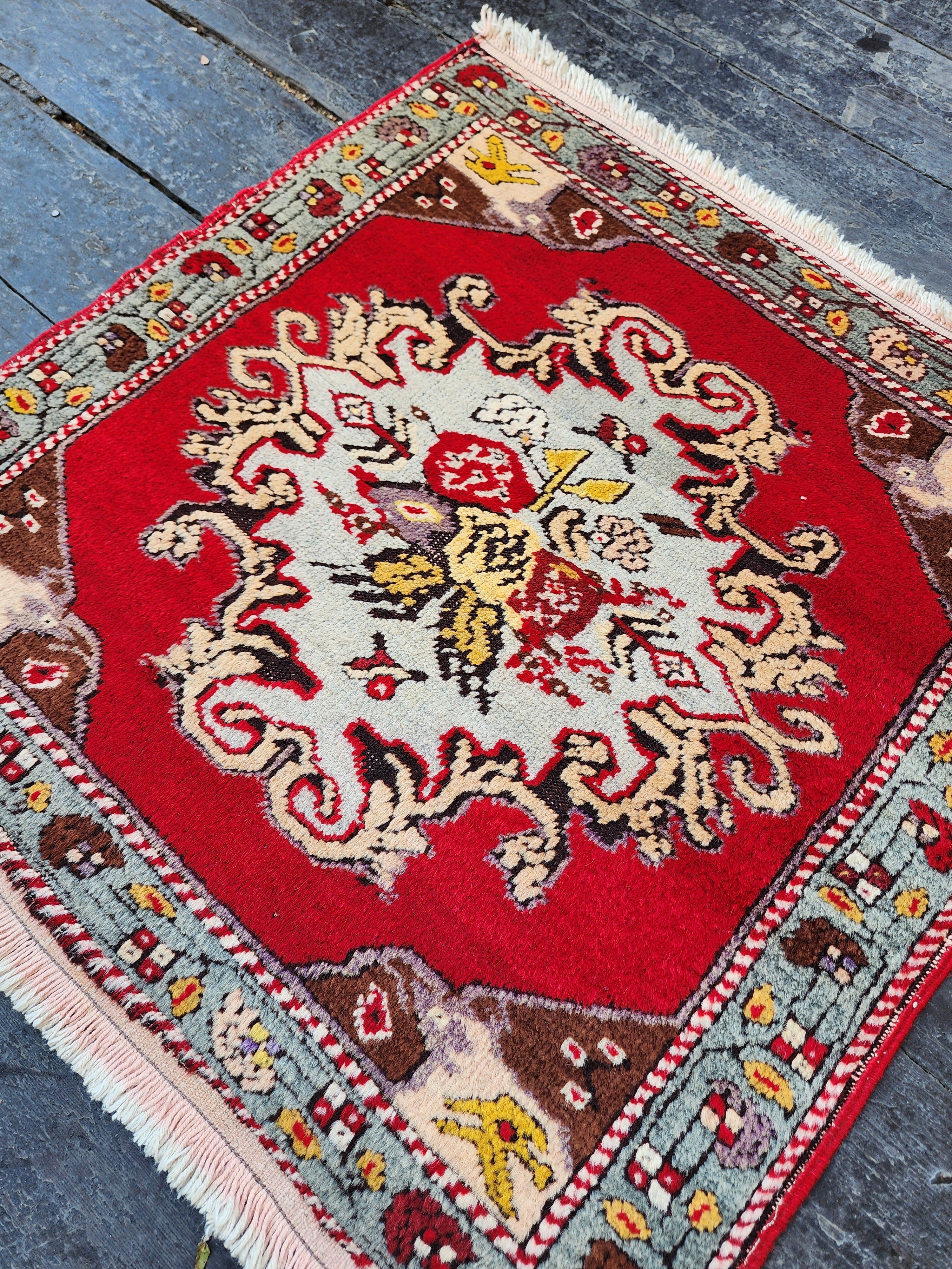 20th Century Turkish Cal Denizli Rug, Vintage Tribal Nomadic Rustic Decor, Handmade Organic Wool Bohemian Moroccan Style Rug  2'3''x2'4"