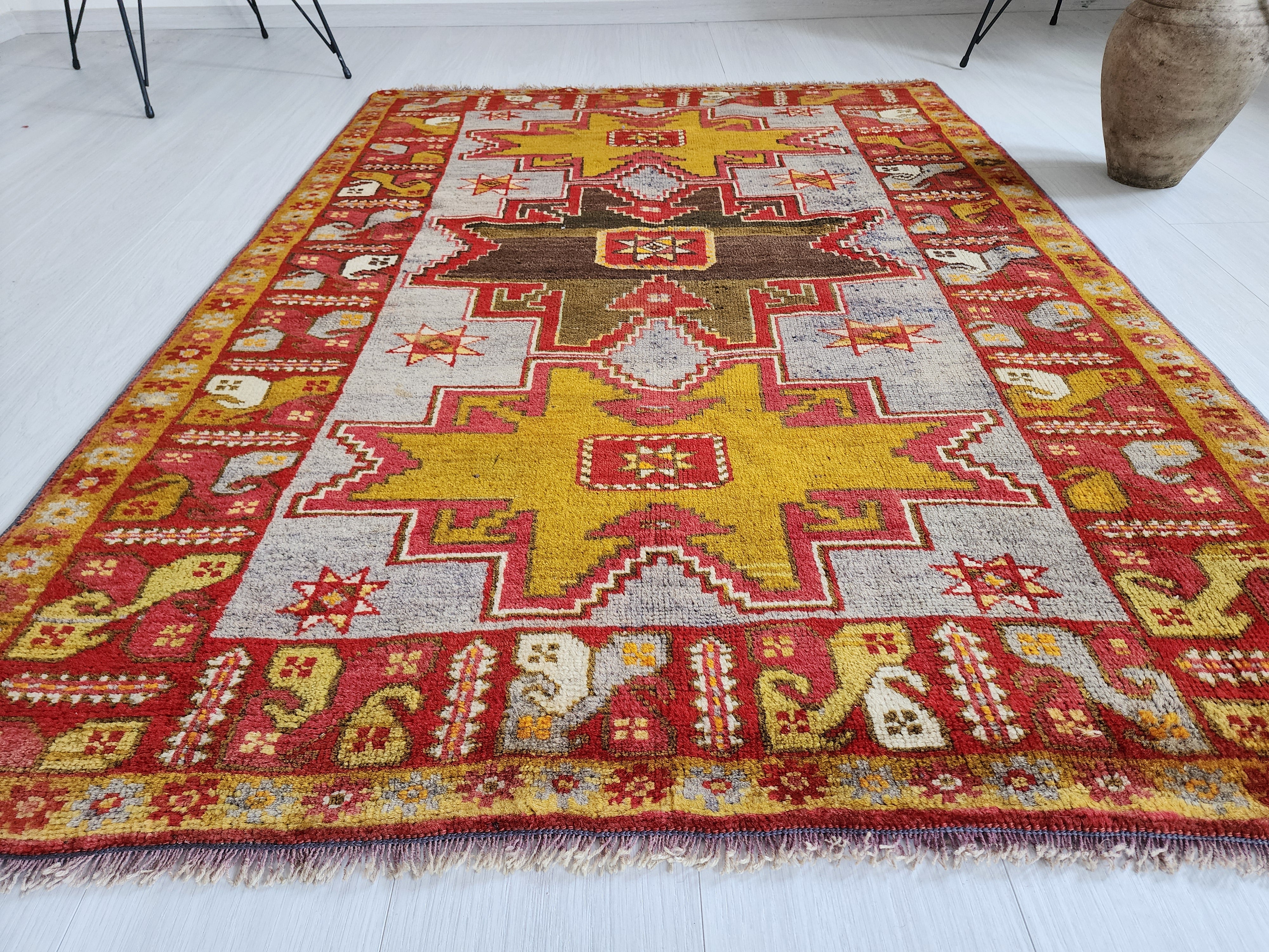 Antique Turkish Konya Rug with Tribal Bird Border – A Masterpiece of Anatolian Folk Art