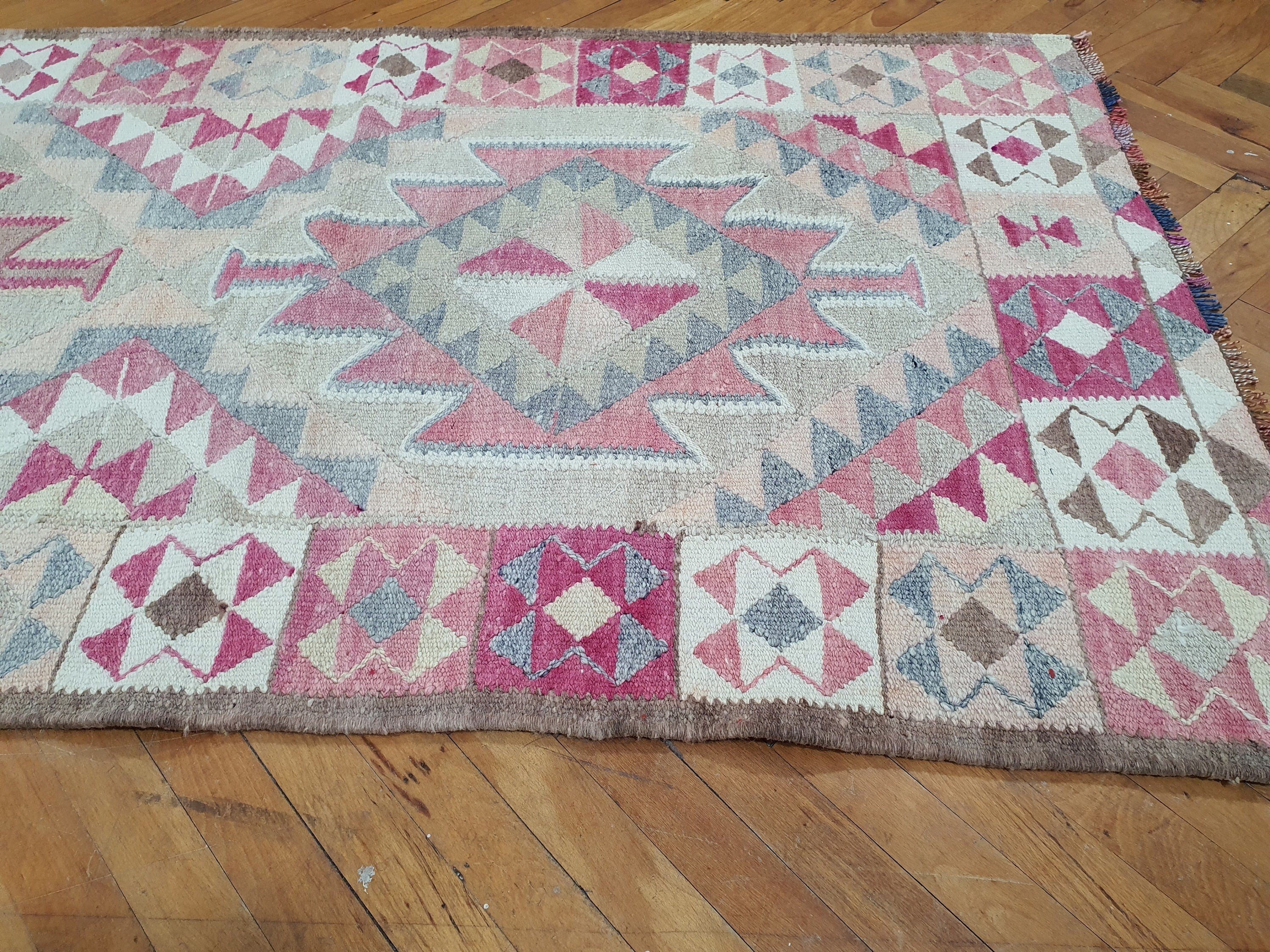 Wide Kilim Runner Rug 11 x 3 ft Pink Grey Beige Long Hallway Handmade Corridor Rug, Natural Wool Geometric Rug for Kitchen Bedroom or Lounge