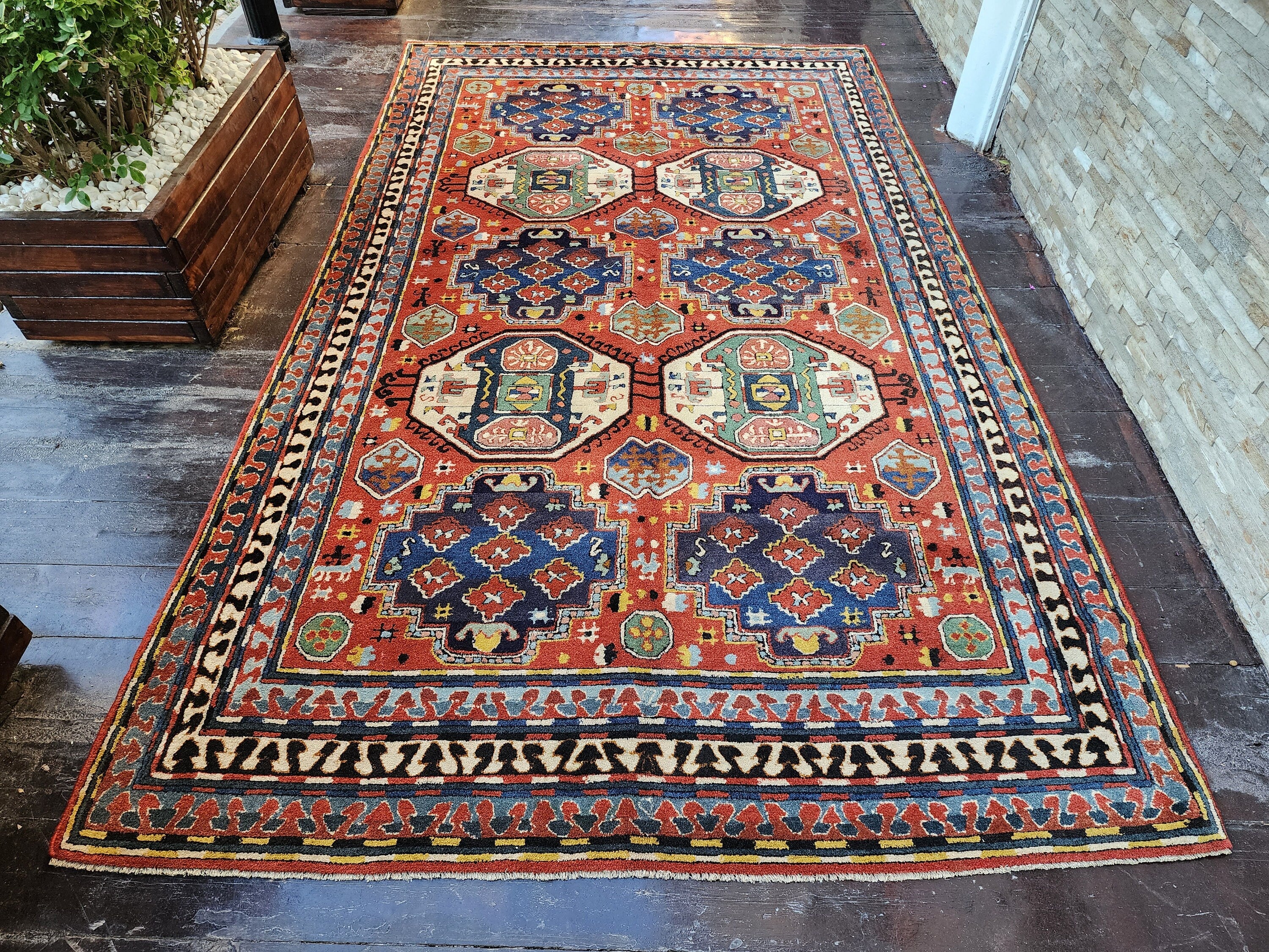 Red and Blue Antique Cacuasion Area Rug ''9'' x 5'2''