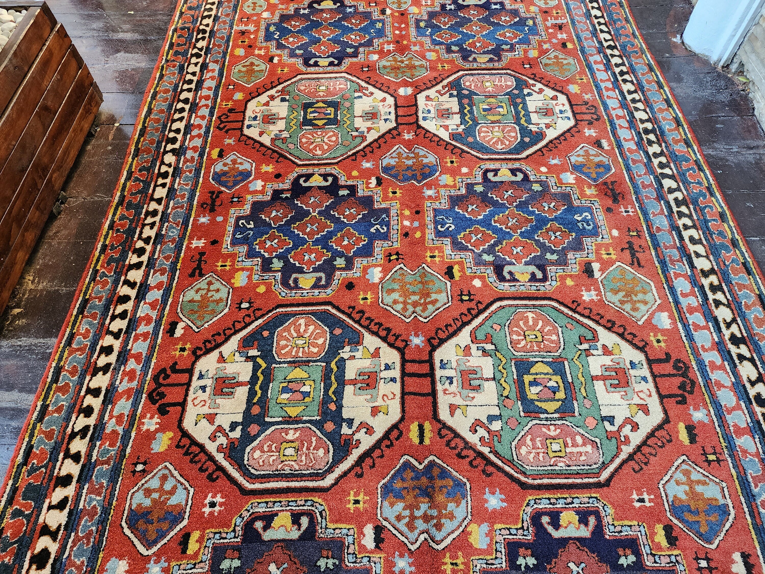 Red and Blue Antique Cacuasion Area Rug ''9'' x 5'2''