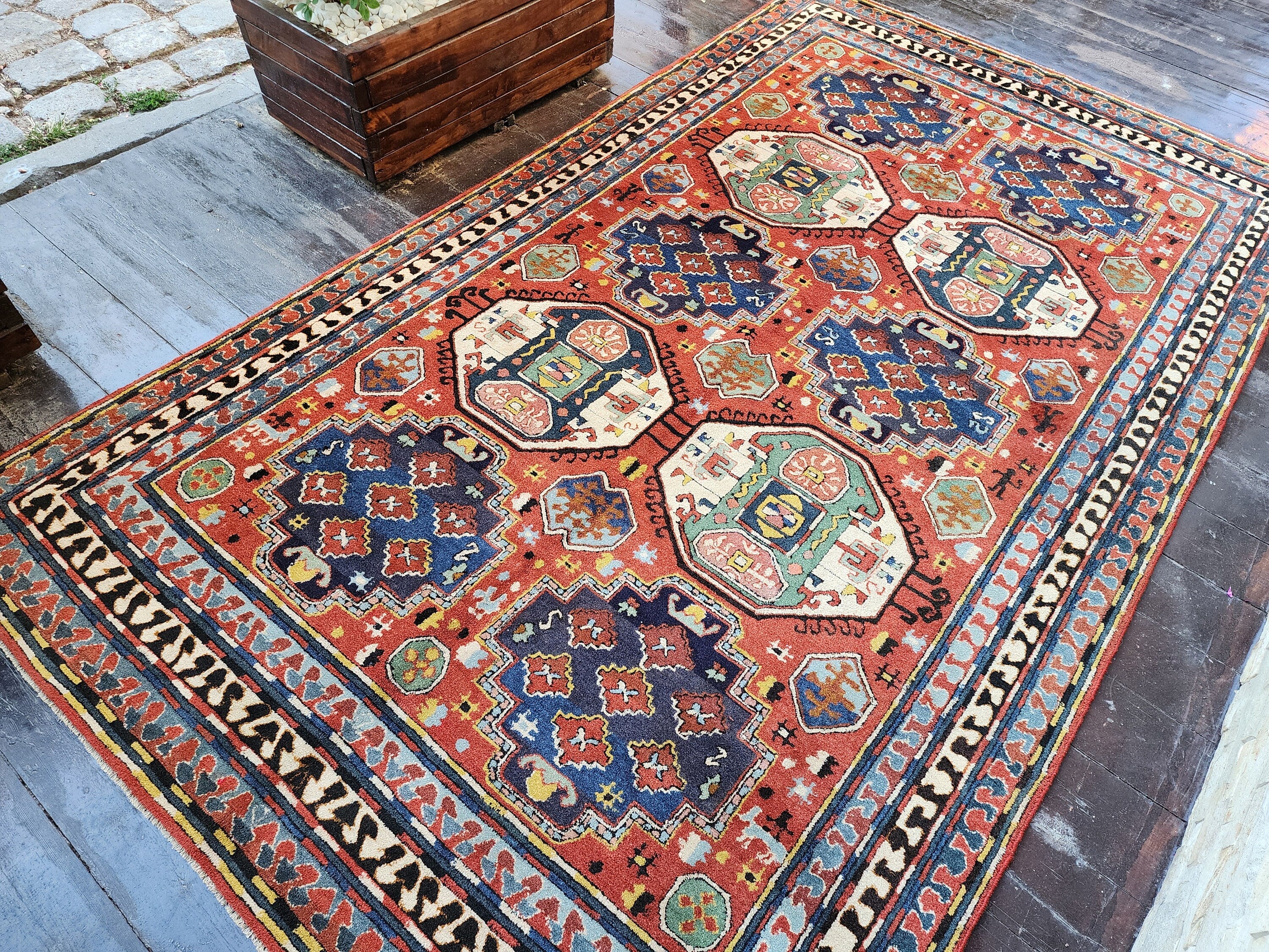 Red and Blue Antique Cacuasion Area Rug ''9'' x 5'2''