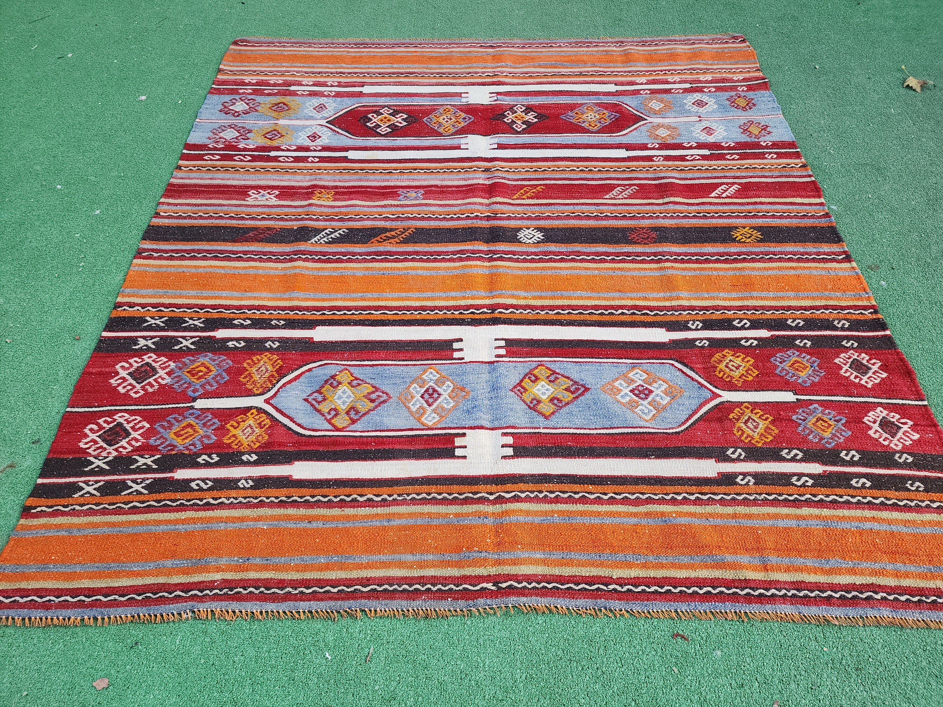 Vintage Sivas Kilim Rug, Handmade Organic Wool Vintage Rug 5'6"x5'1"